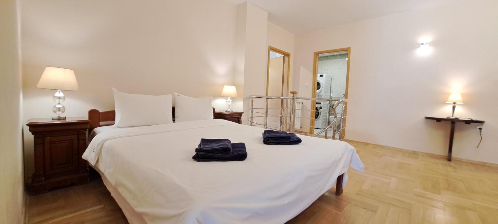 Golden Delight Central Apartment Skopje Bagian luar foto